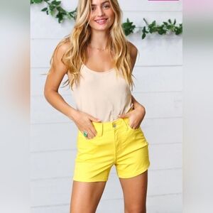 Tailormade vibrant yellow Bermuda shorts Size 10💛